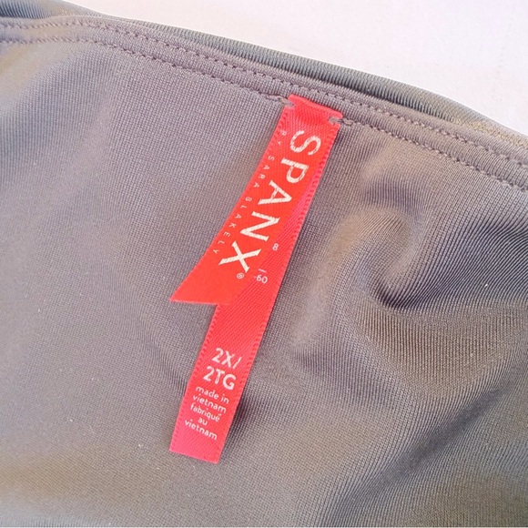 Woman’s Spanx Brand Stretch Pants Black Camo Size 2X​ - Picture 3 of 6